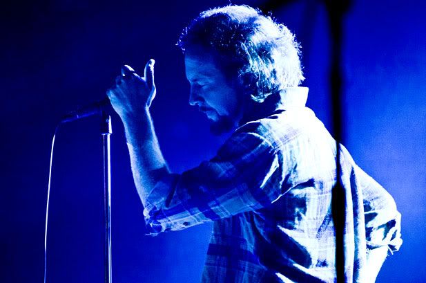 1205159-Pearl-Jam-Eddie-Vedder-PJ20x.jpg