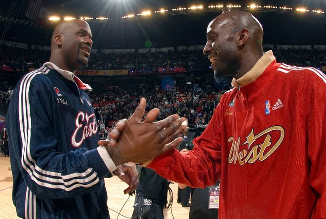 vince carter dunks on alonzo mourning. Alonzo Mourning is perfection