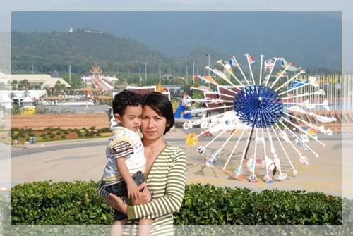 หายป่วยก็ดื้ออีกครับ รูปแม่ลูก