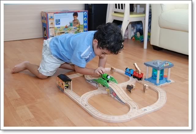 ของเล่นชิ้นใหม่ Thomas at the zoo set