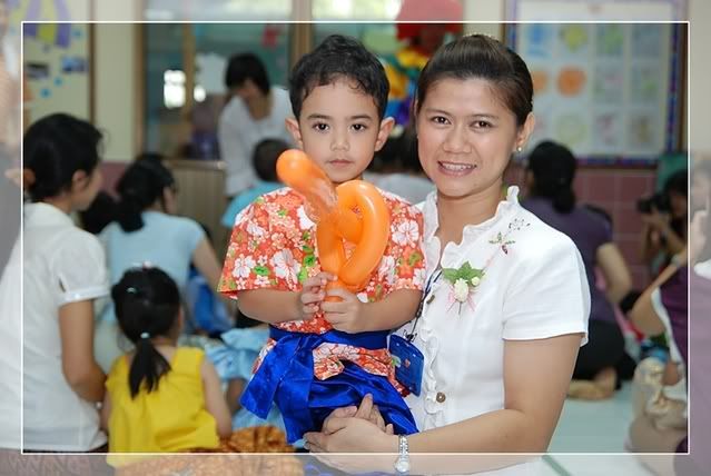งานวันแม่ที่ รงเรียนของลูกครับ