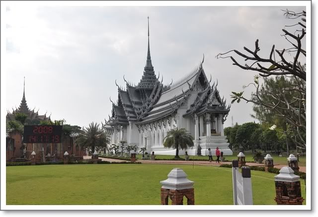ปุณไปเที่ยวเมือง บราณกับเพื่อนๆครับ