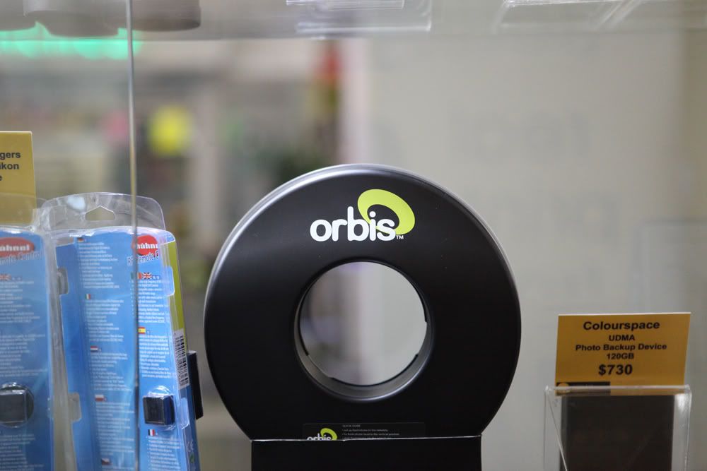 IMAGE: http://i117.photobucket.com/albums/o71/manipula/For%20POTN/For%20Momentz/LensTestat2-8.jpg