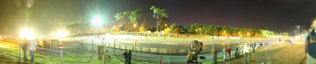 IMAGE: http://i117.photobucket.com/albums/o71/manipula/Holiday/LeMansP3_0001.jpg