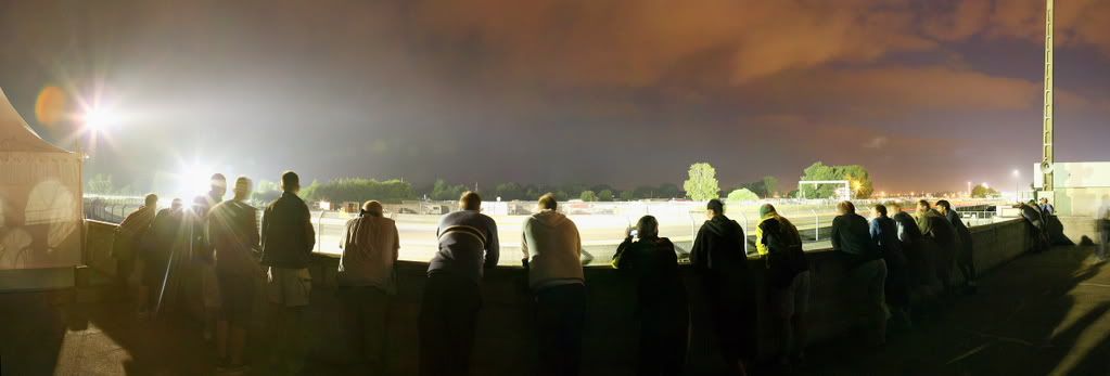 IMAGE: http://i117.photobucket.com/albums/o71/manipula/Holiday/LeMansP7_0001.jpg