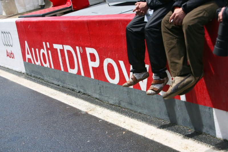 IMAGE: http://i117.photobucket.com/albums/o71/manipula/Holiday/LeMans_0079.jpg