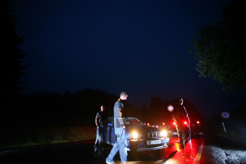 IMAGE: http://i117.photobucket.com/albums/o71/manipula/Ring%20Trip%2007/EuroTrip_0013.jpg