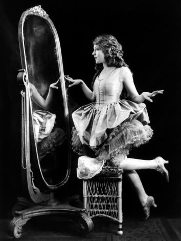 Mary_Pickford-Ziegfeld-sm.jpg