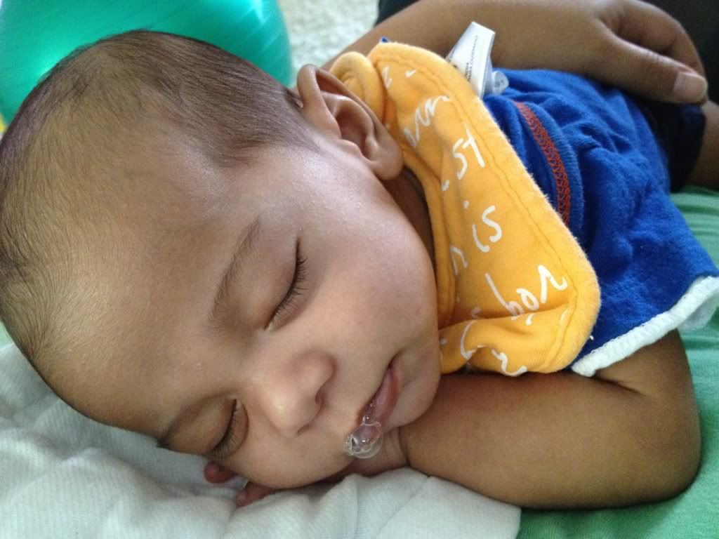 My LO blowing bubbles or foaming at the mouth? BabyCenter